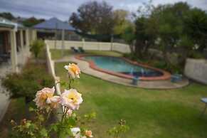 Rose Garden Motel