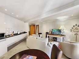 Rouge on Rose Boutique Hotel