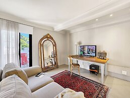 Rouge on Rose Boutique Hotel