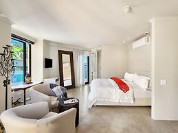 Rouge on Rose Boutique Hotel
