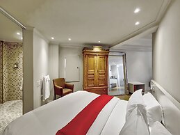 Rouge on Rose Boutique Hotel