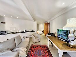 Rouge on Rose Boutique Hotel