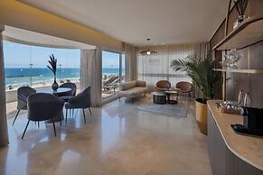 Jewel Beachfront Boutique Hotel