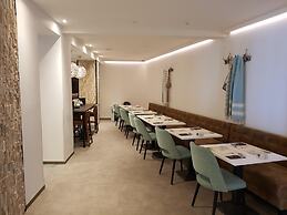 Beach Hotel Helios by CW Hotel Collection
