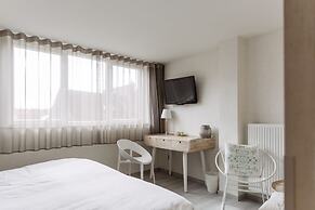Beach Hotel Helios by CW Hotel Collection