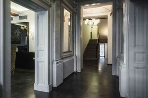 Hotel Noir