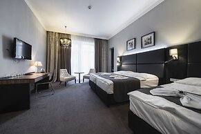 Hotel Noir