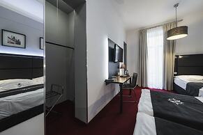 Hotel Noir