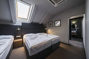 Hotel Noir