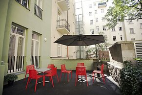 Hotel Noir