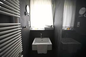 Hotel Noir