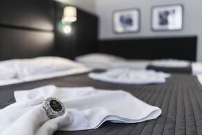 Hotel Noir