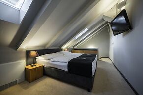 Hotel Noir