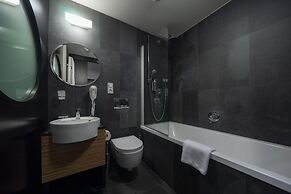 Hotel Noir