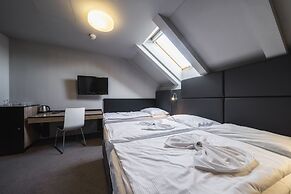Hotel Noir