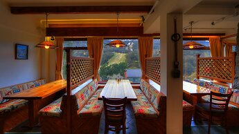 Candlelight Lodge