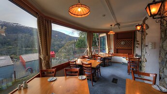 Candlelight Lodge