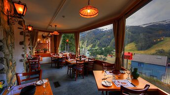 Candlelight Lodge