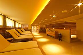 Christof Hotel