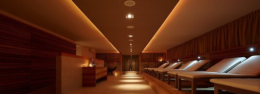Christof Hotel