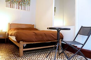 1900 Hostel