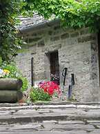 Saxonis Houses