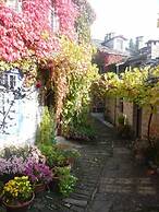 Saxonis Houses