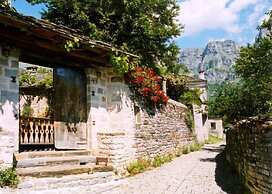 Saxonis Houses