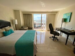 Astur Hotel y Suites