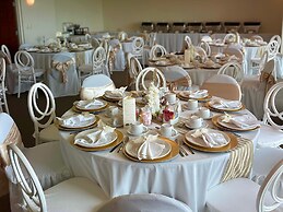 Astur Hotel y Suites
