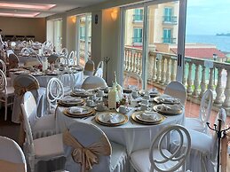 Astur Hotel y Suites