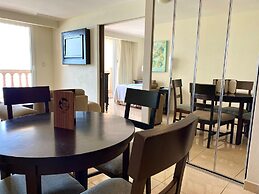 Astur Hotel y Suites