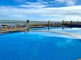 Astur Hotel y Suites
