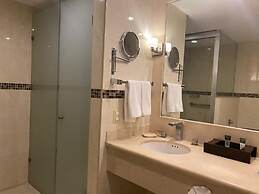 Astur Hotel y Suites