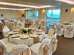 Astur Hotel y Suites