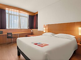 ibis Abu Dhabi Gate