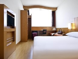 ibis Abu Dhabi Gate