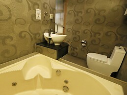 Hotel Ava Gil Puyat