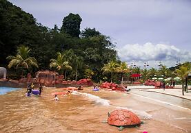 Bukit Merah Laketown Resort
