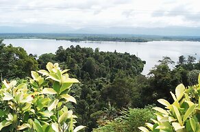Bukit Merah Laketown Resort
