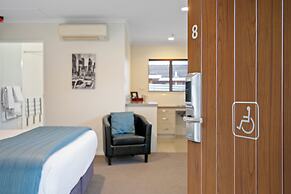 Aveda Motor Lodge
