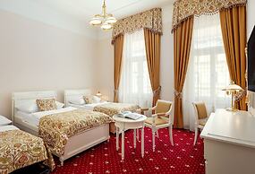 Alqush Downtown Hotel