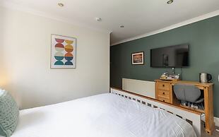 Hewitt's Restaurant & Rooms