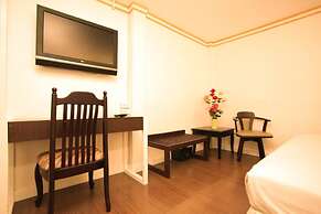 Khurana Inn