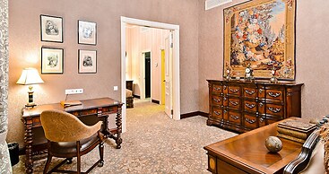 ALFAVITO Kyiv Hotel
