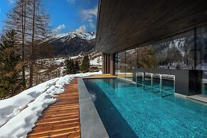 Hotel Vioz - Family Hotel & Apartments