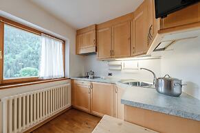 Hotel Vioz - Family Hotel & Apartments