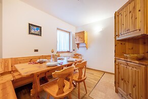 Hotel Vioz - Family Hotel & Apartments