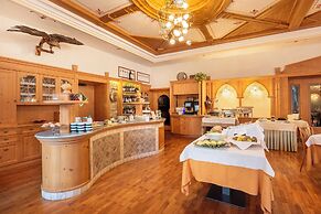 Hotel Vioz - Family Hotel & Apartments
