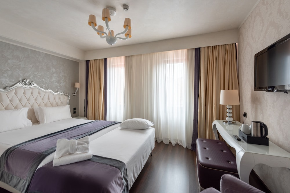 Carnival Palace Hotel